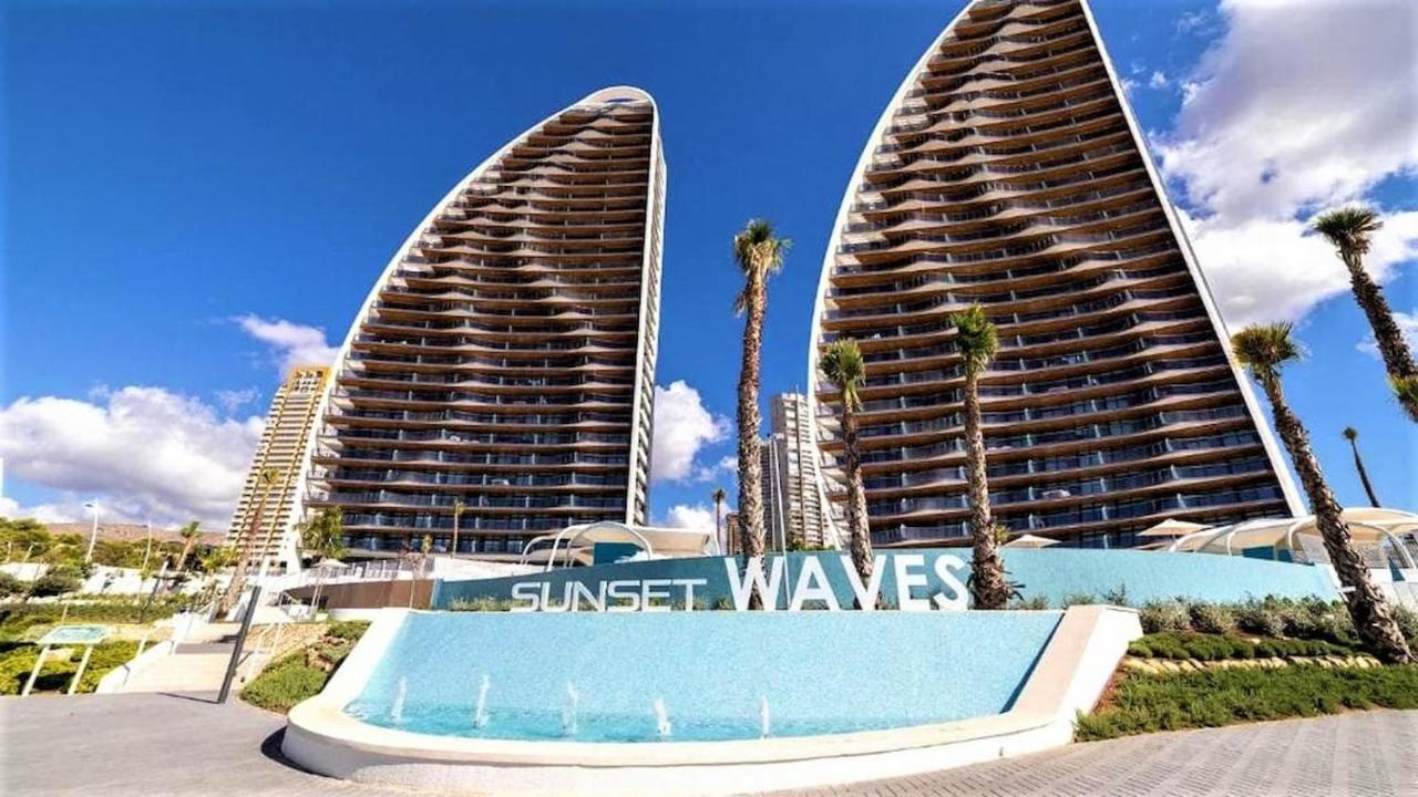 بينايدورم Apartamentos Sunset Waves By Sonneil Rentals المظهر الخارجي الصورة