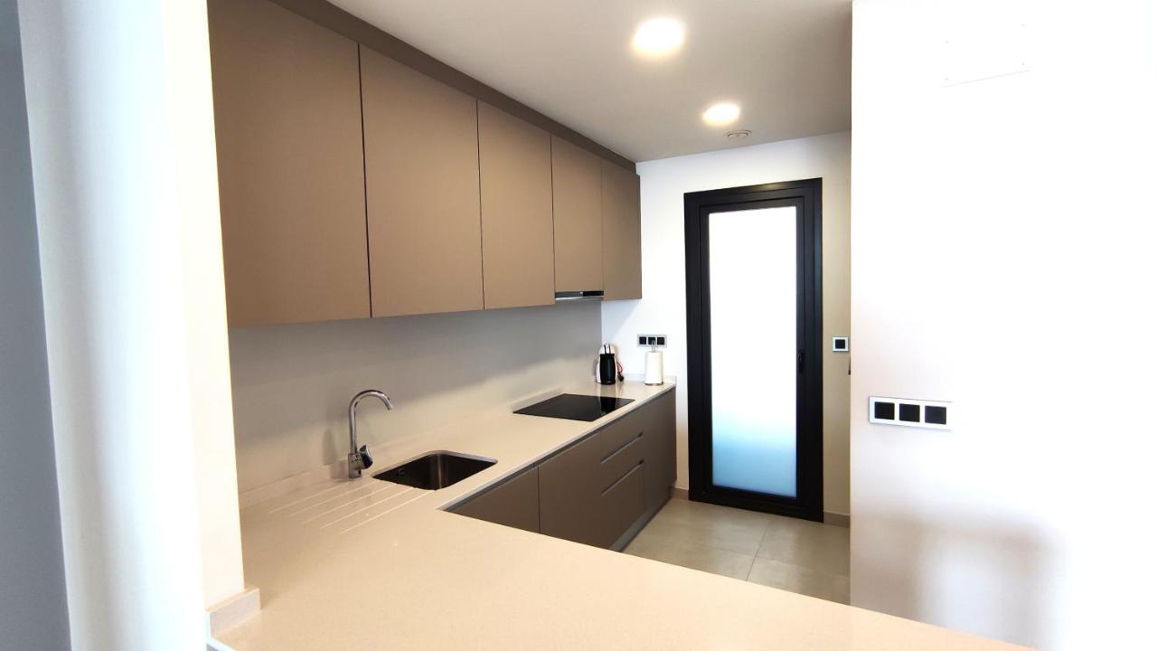 بينايدورم Apartamentos Sunset Waves By Sonneil Rentals المظهر الخارجي الصورة